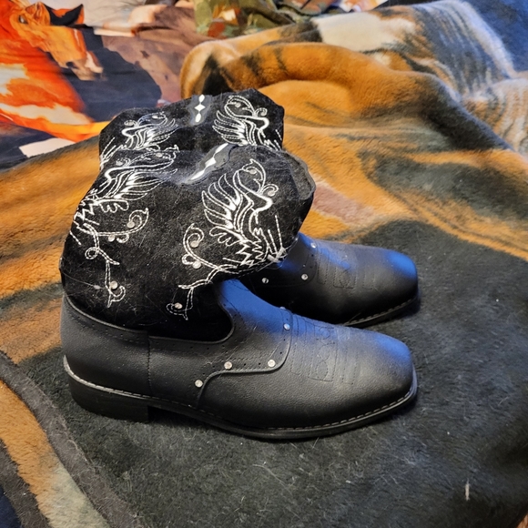 Ladies black boots - Picture 3 of 4